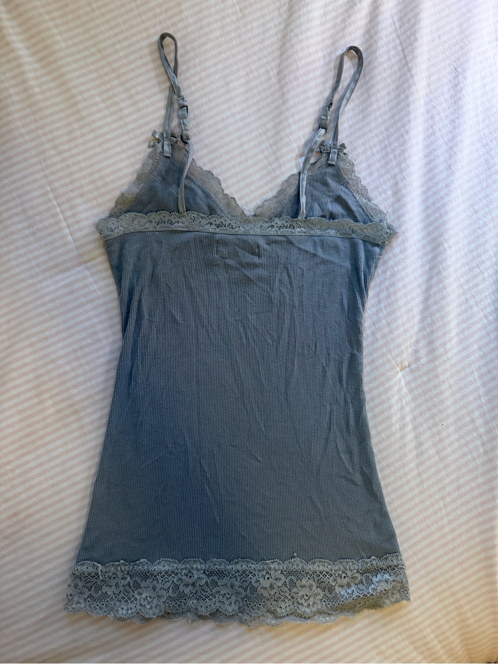 Vintage Hollister Grey Lace Trim Tank Top - Picture 2 of 6